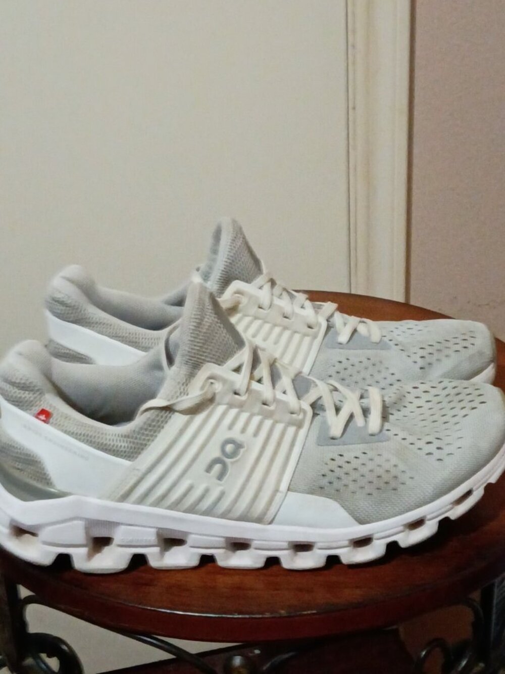 On CloudSwift Helion Women’s Size 9 Glacier White Running Shoes 41.99579